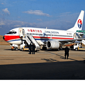 云冈空运公司航空快运业稳步发展的原因是什么？